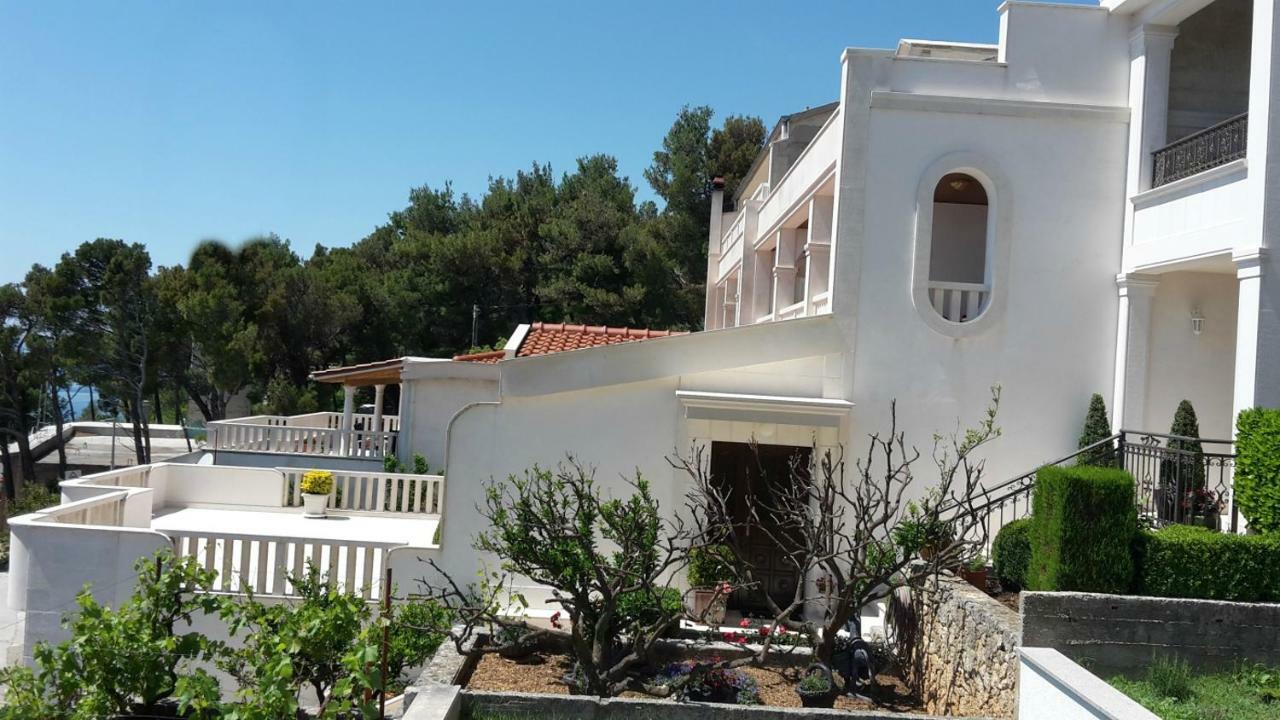 Guest House Fenix Brela Exterior photo
